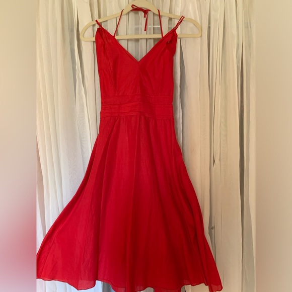 Striking.Red dress. Size medium - Picture 5 of 6